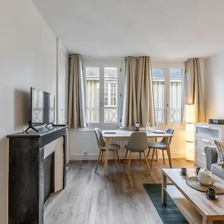 Cosy Flat In The Centre Of Old - Welkeys